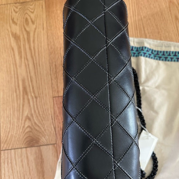 Fleming Soft Spectator Quilted  Leather Convertible Shoulder Bag. - Picture 6 of 11